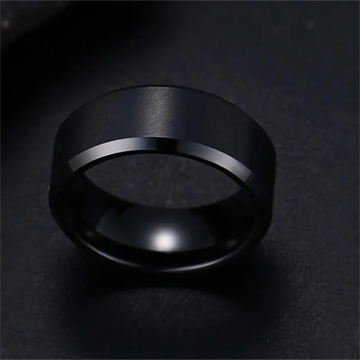 Noir ring